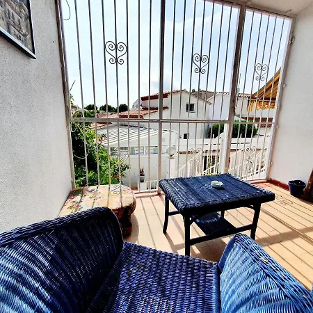 Bonita Casa Con Terraza Y Patio Empuriabrava
