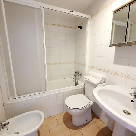 Сasa de vacaciones Bonita casa con terraza y patio Ampuriabrava