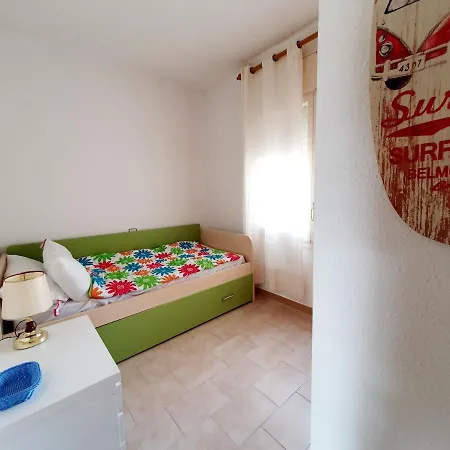 Bonita casa con terraza y patio Ampuriabrava